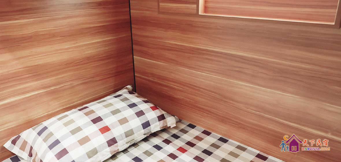 女生八人床位房