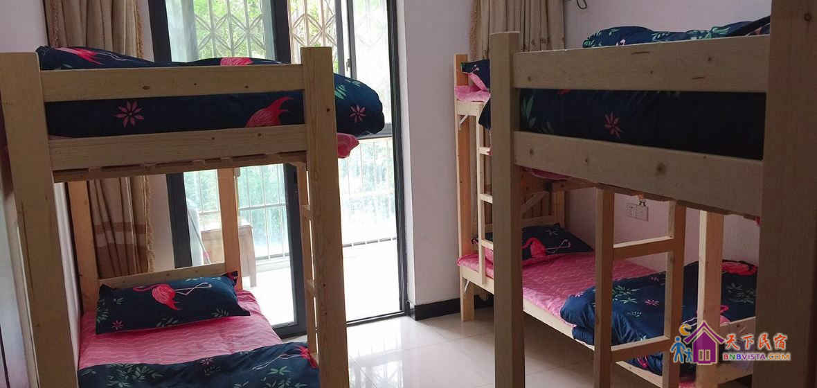 月亮女生六人间(床位房)(公共卫浴)