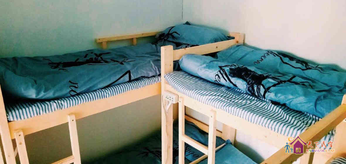 小哥哥六人间(床位)(公共卫浴)