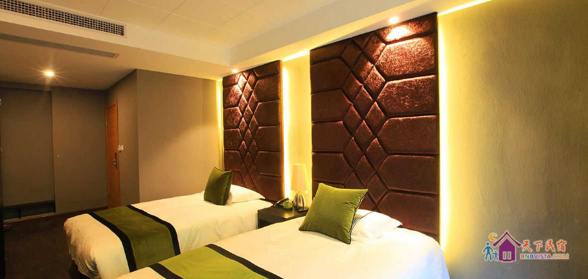 等夕阳家庭房独立花园房