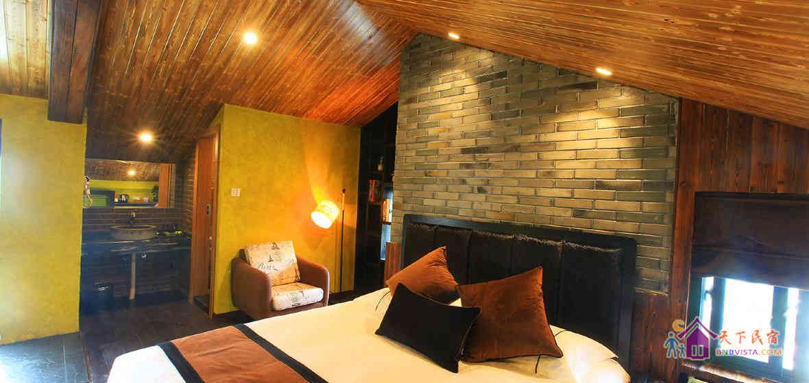 等日出大床山景露台房