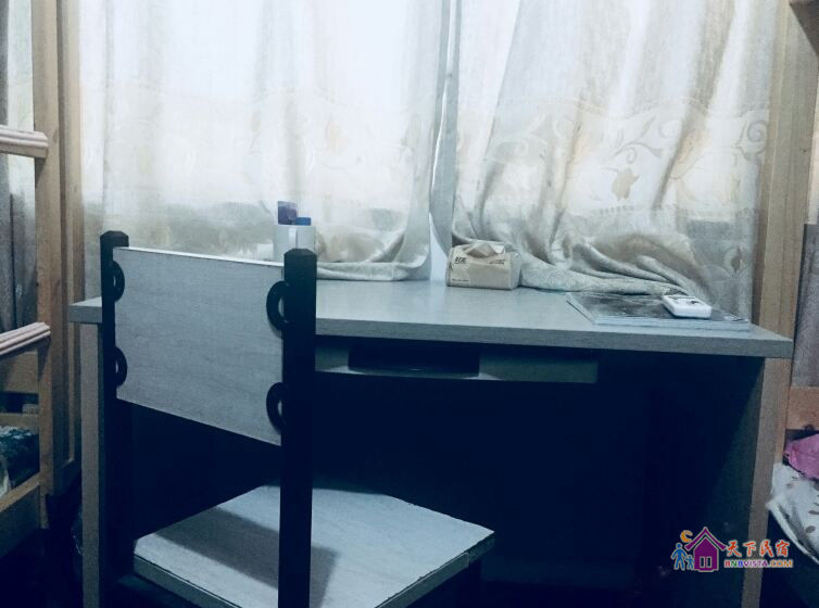 君子兰六人间(床位房)(公共卫浴)