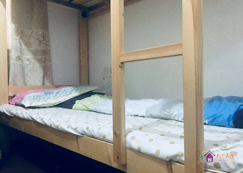 茉莉香四人间(床位房)(公共卫浴)