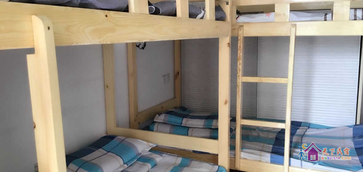 英俊潇洒男神6人间(床位)(公共卫浴)