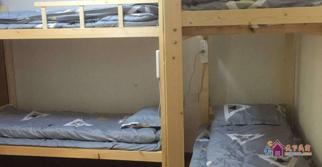 简约六人间(床位)(公共卫浴)