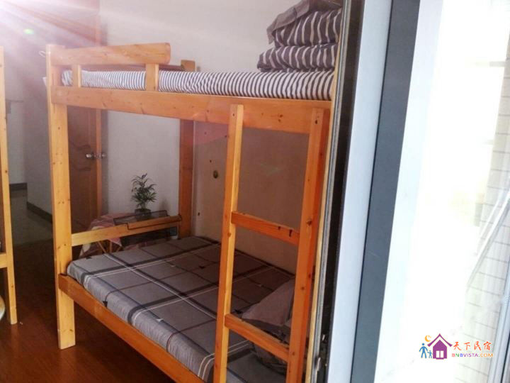 男神6人间(床位)(公共卫浴)