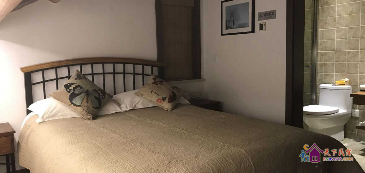 302赏茶双人阁楼带窗大床房