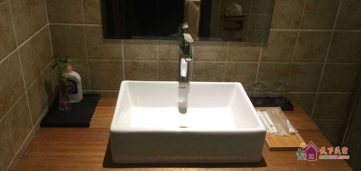 榻榻米通铺三人间