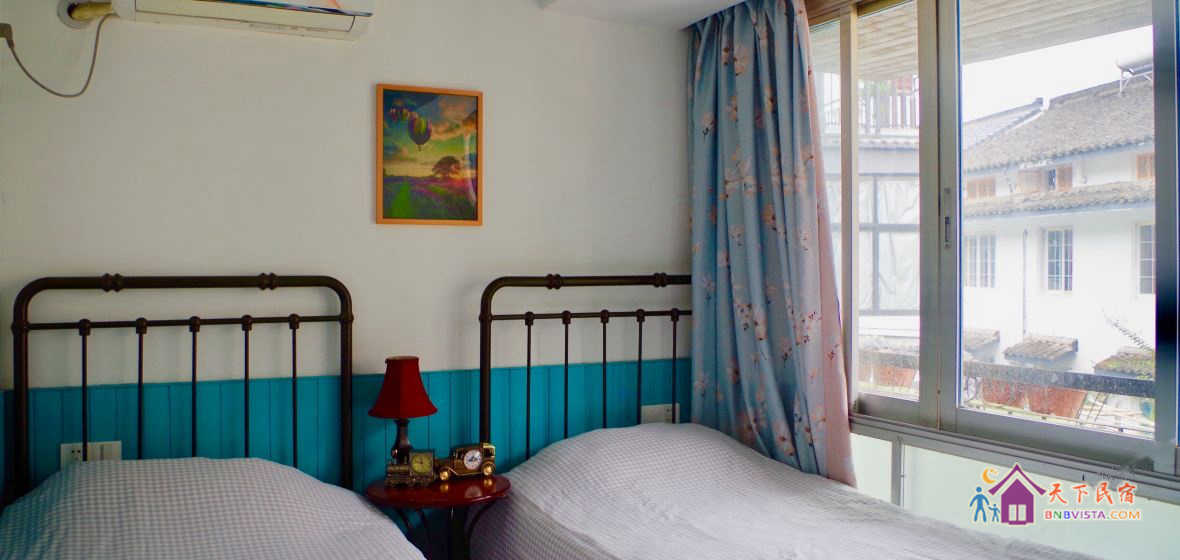 云中漫步落地窗大床房