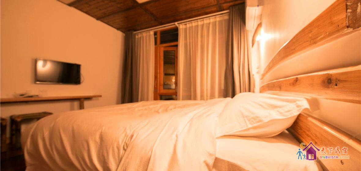 鸿鹄阳光大床房