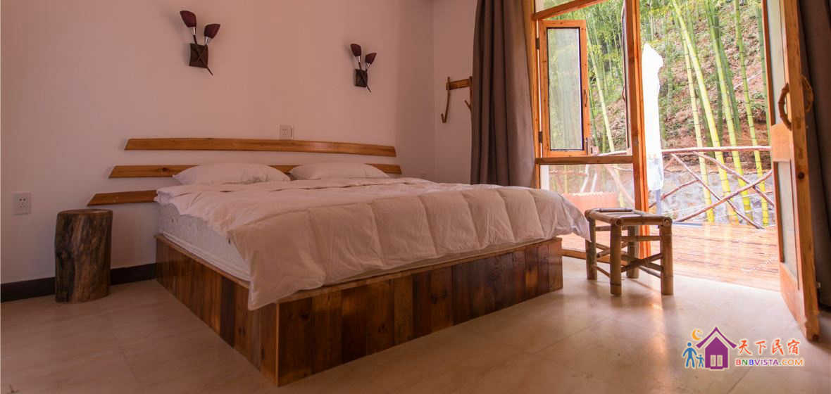 百灵山景大床房
