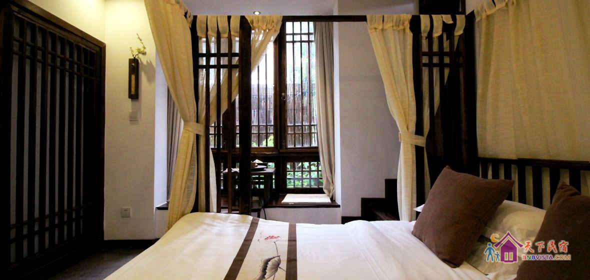 若缘纱幔架子大床房