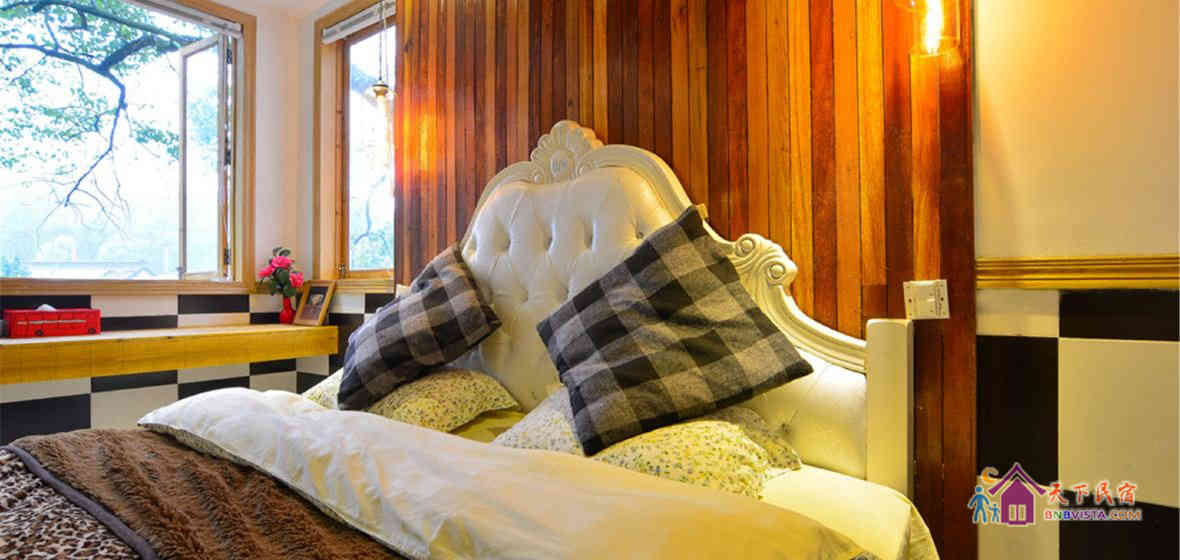 壹号楼宽景山林大床房