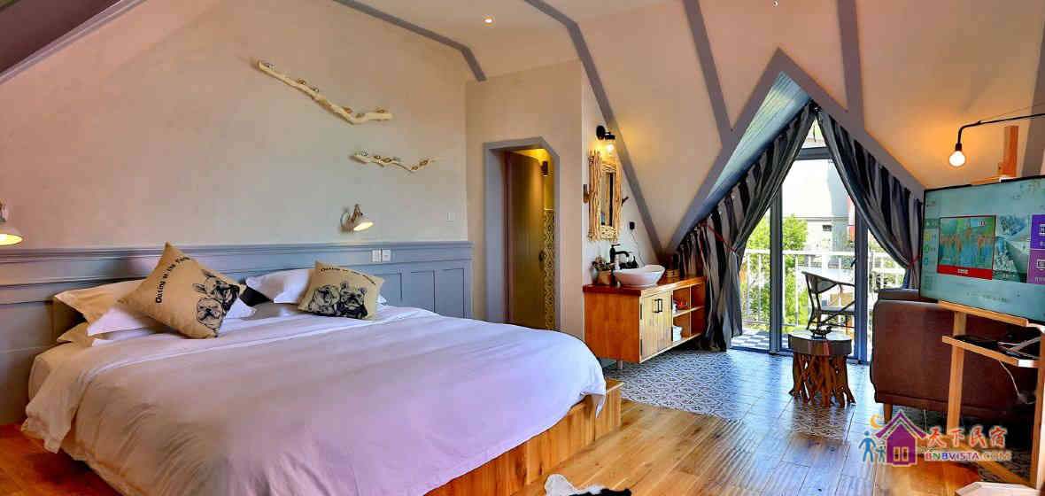 阁楼上抽烟的女作家