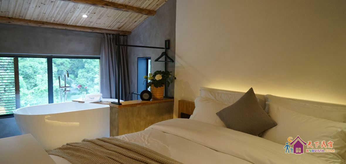 枬 高级林景浴缸房