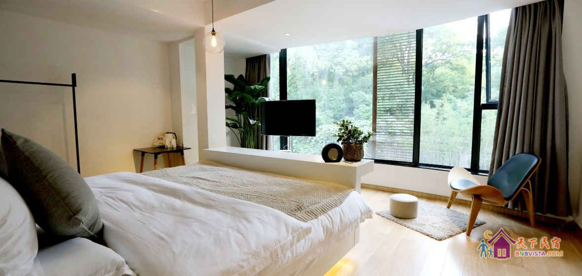 桉 豪华林景沙发房