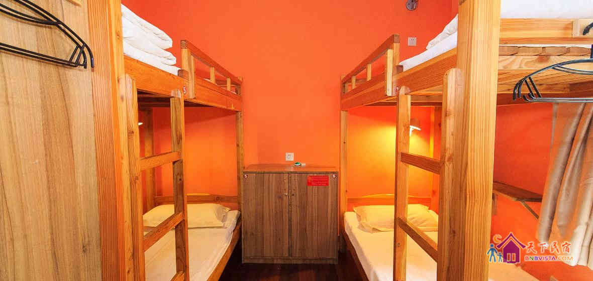 四人女生床位房