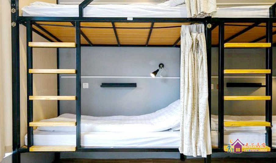 大学男生六人间床位