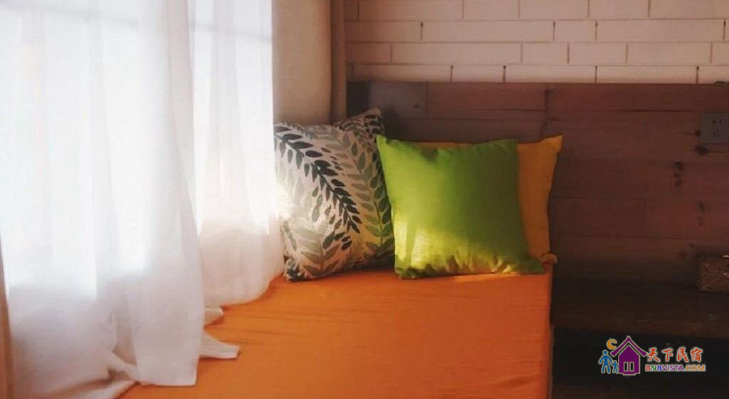 203豪华阳台大床房