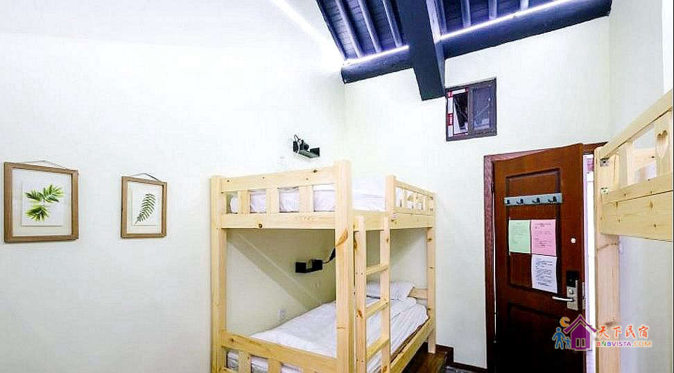 女生四人床位间(公卫)