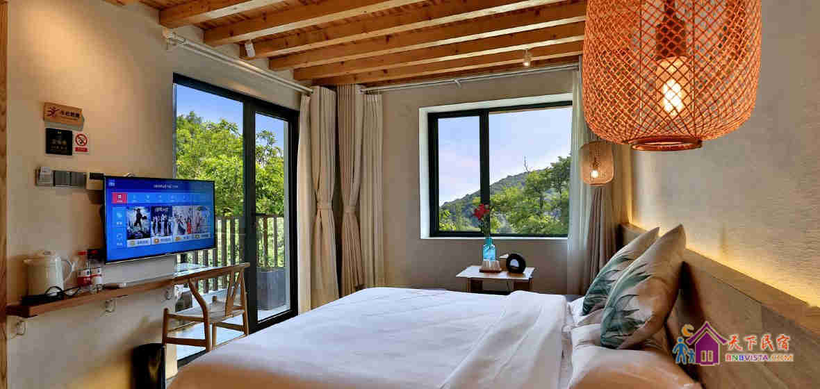 醉清荷阳台飘窗景观房