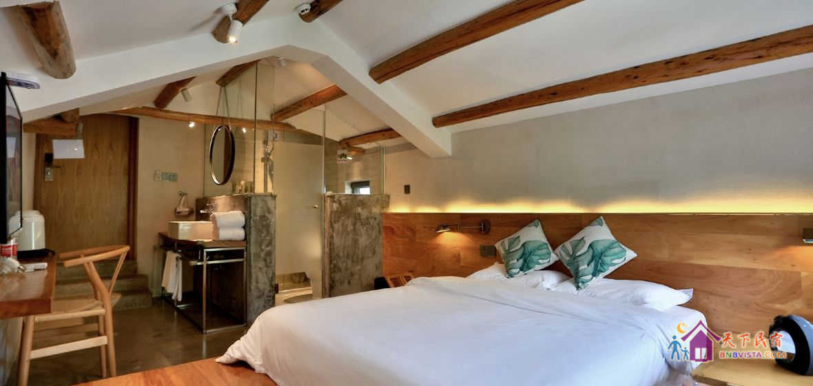 柳梢头阳台飘窗大床房