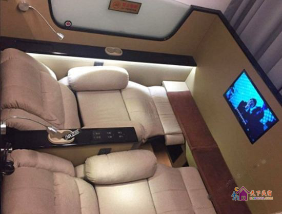 商务睡眠双人舱(公共卫浴)