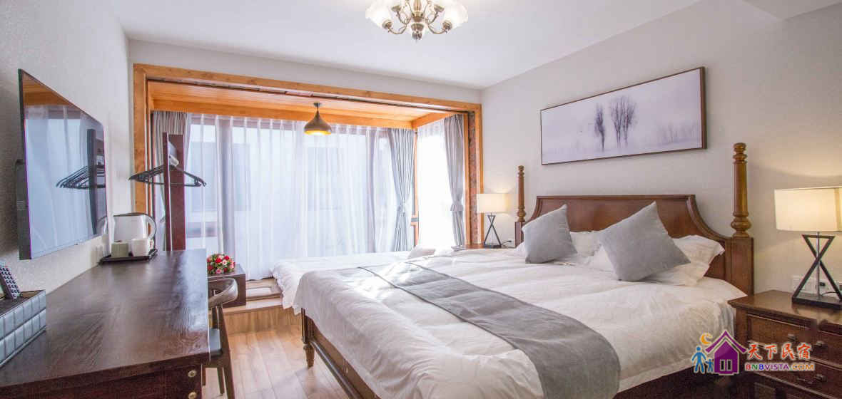 暮光飘窗大床房