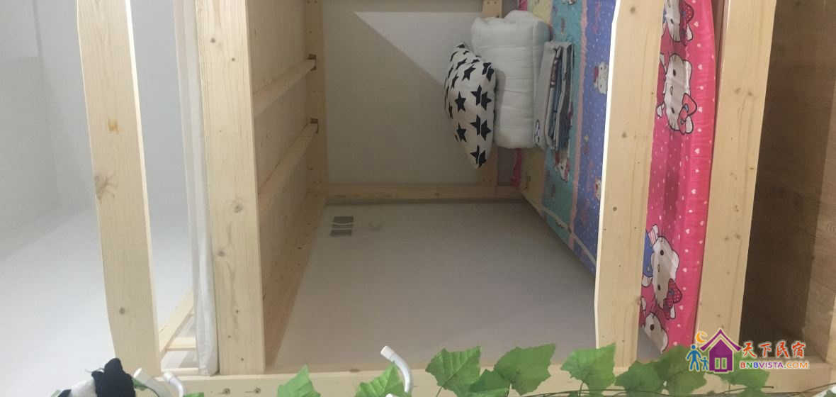 温馨六人间(床位)