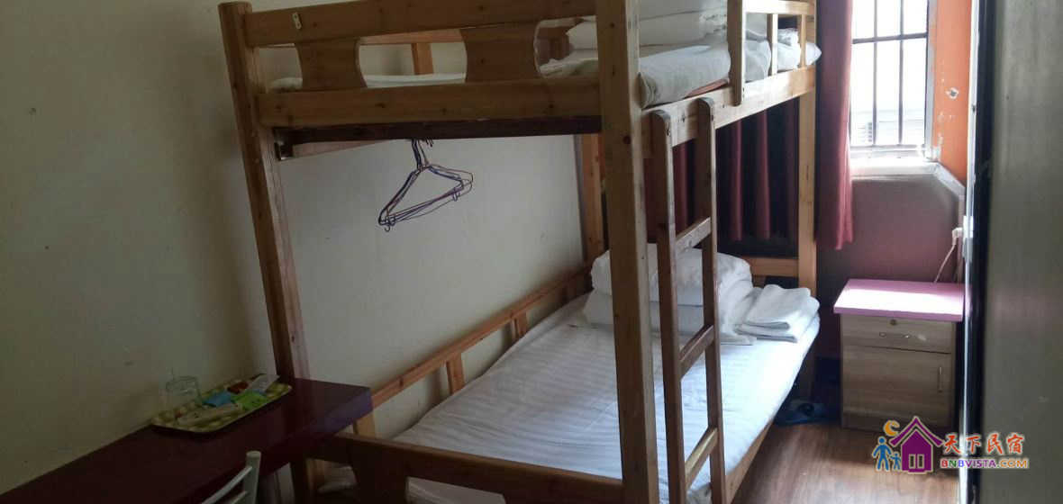 男生上下铺双人间