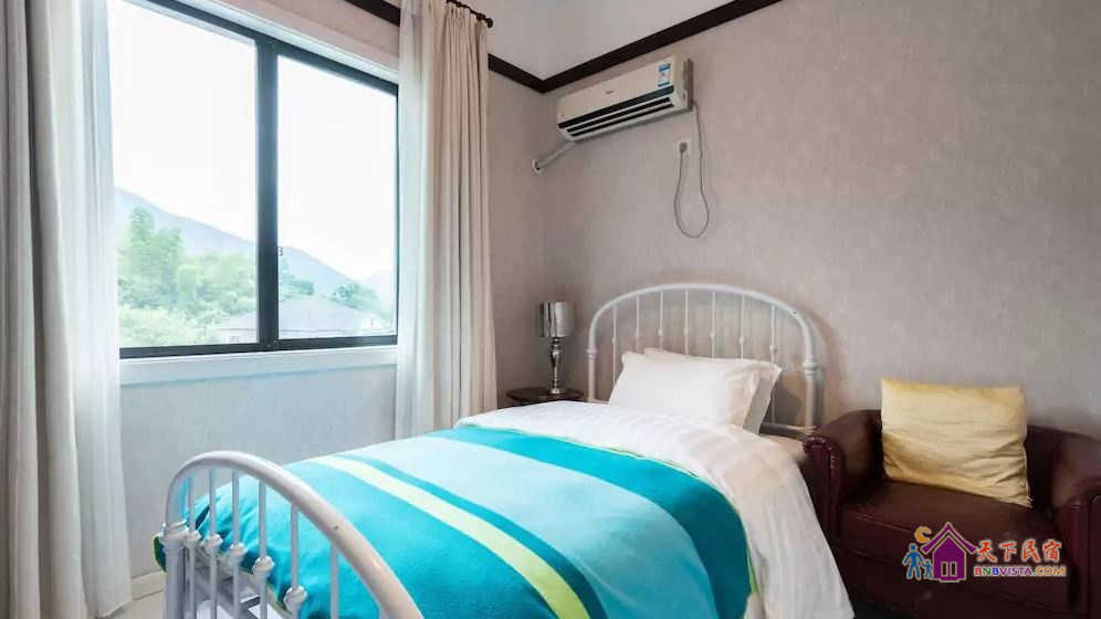 豪华园景大床房