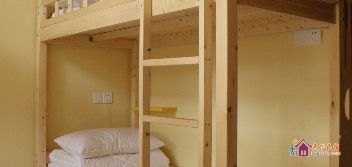 女生四人房床位