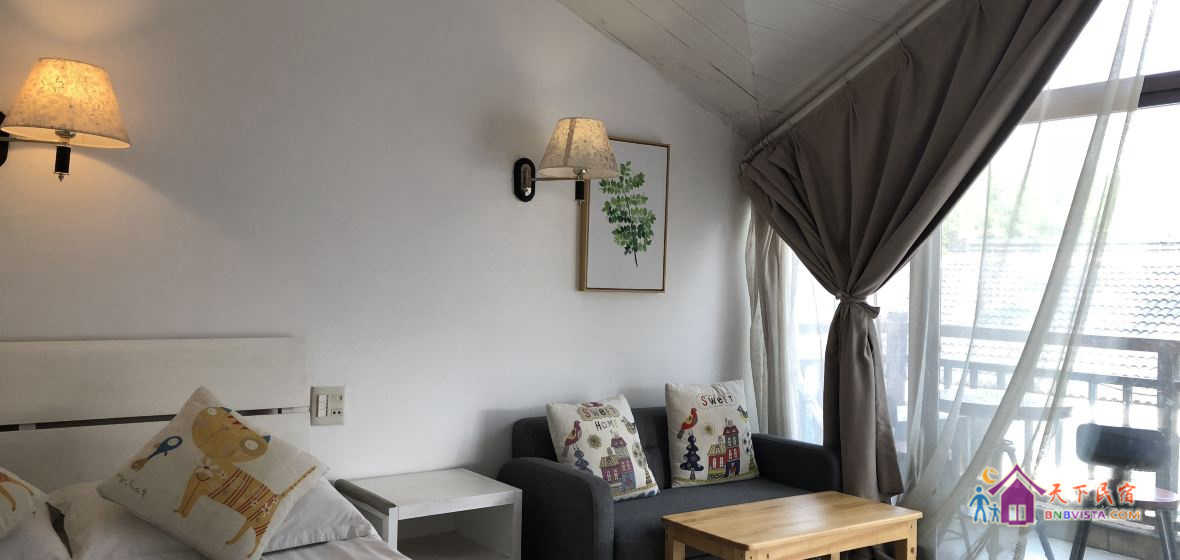 山景阳台大床房