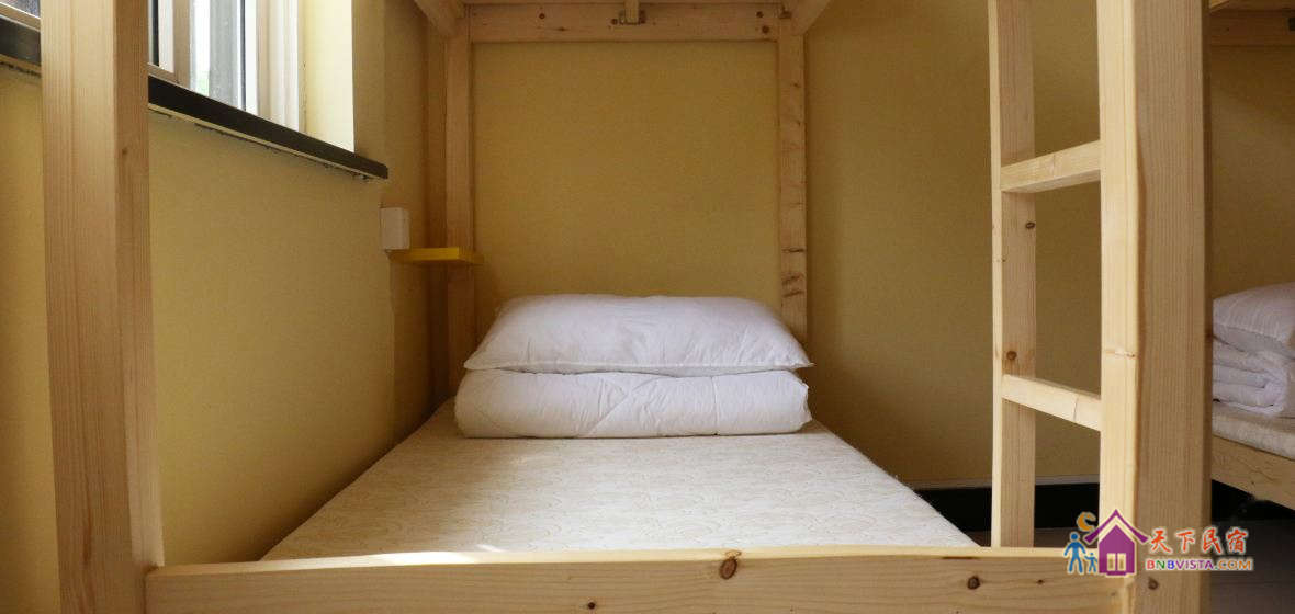 八人间床位
