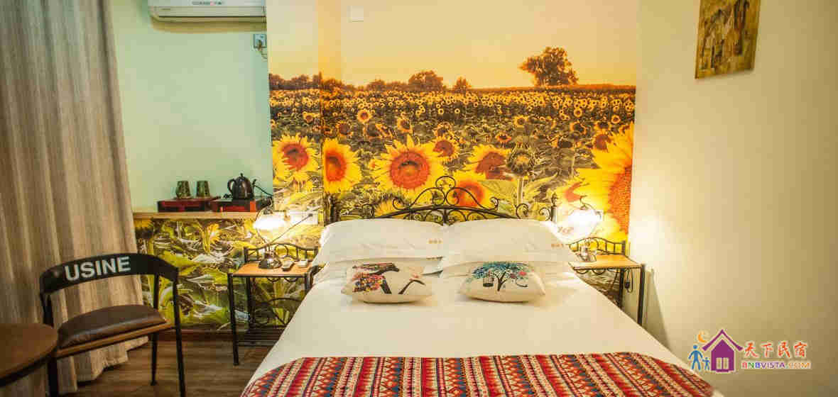 向阳温馨大床房