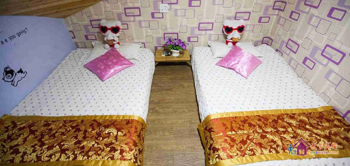 榻榻米可爱居斜顶阁楼