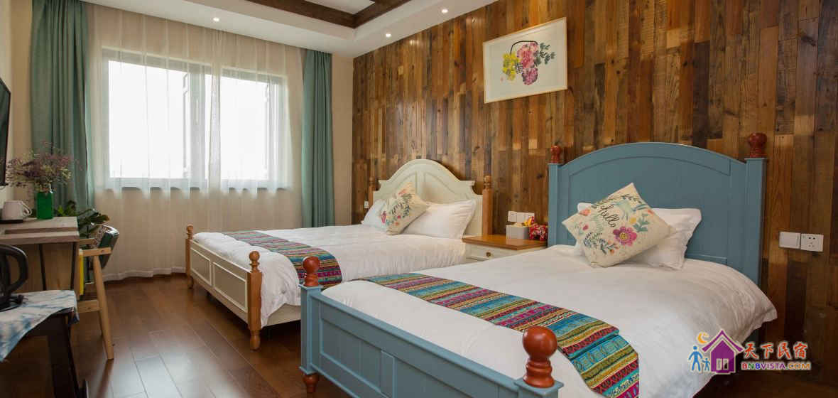 青荷温馨家庭房