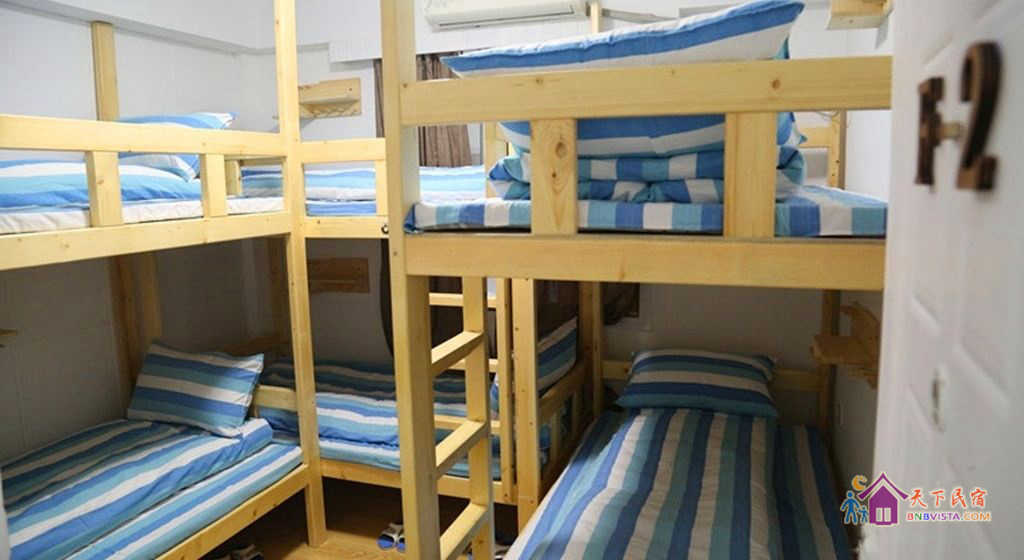 男生公卫六人间(床位)