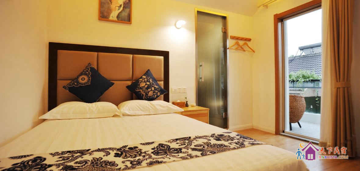 忆江南阳台大床房