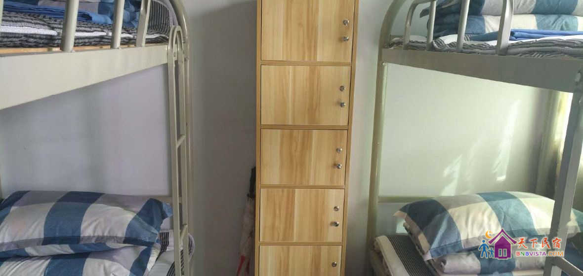 四人间(床位房)(公共卫浴)