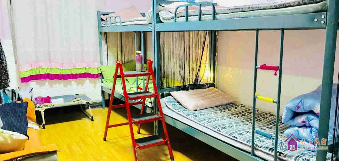 女生四人间床位