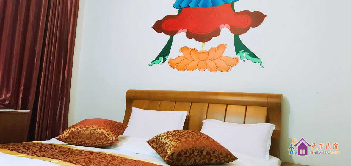 山里温馨大床房