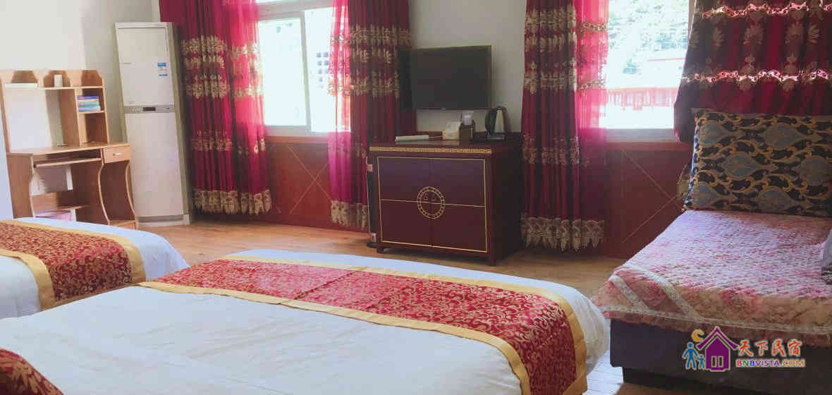 山里温馨家庭房