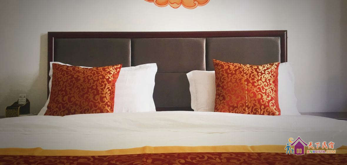 山里舒适大床房