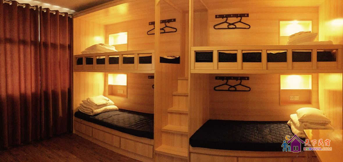 精品女生四人间(床位)