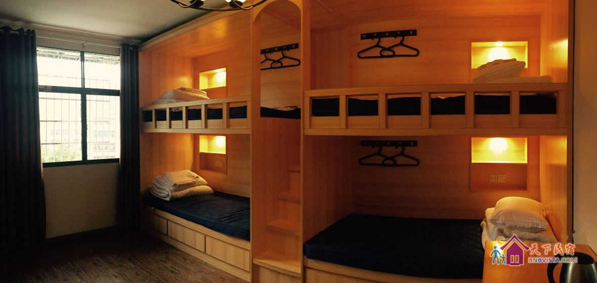 精品男生四人间(床位)