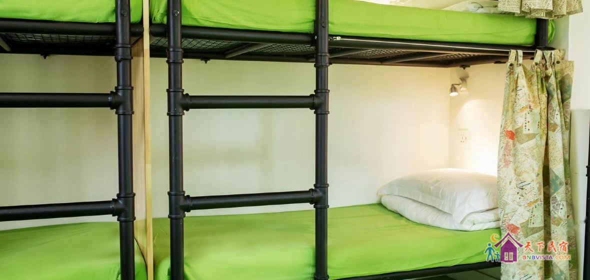 八人混合宿舍床位房