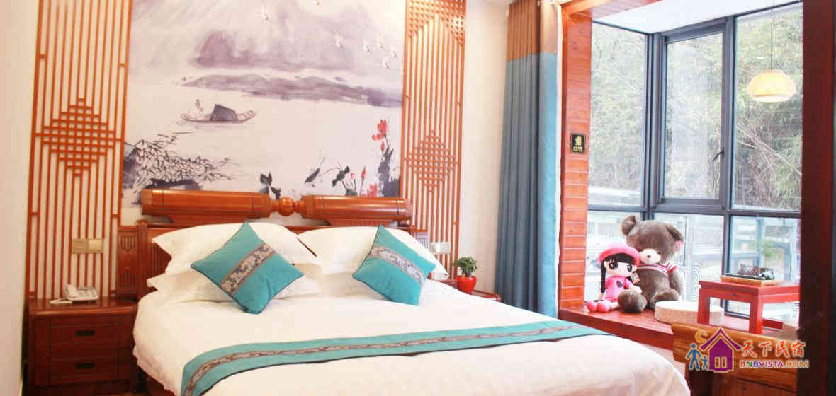 隐舍豪华大床房