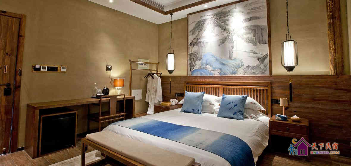 蜜月野奢大床房