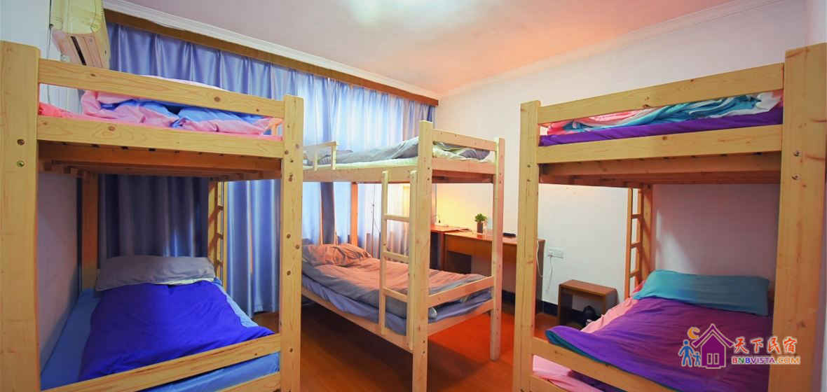 致青春男生床位房